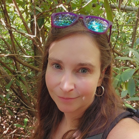 Meet your Posher, Marlena - Picture 1 of 2